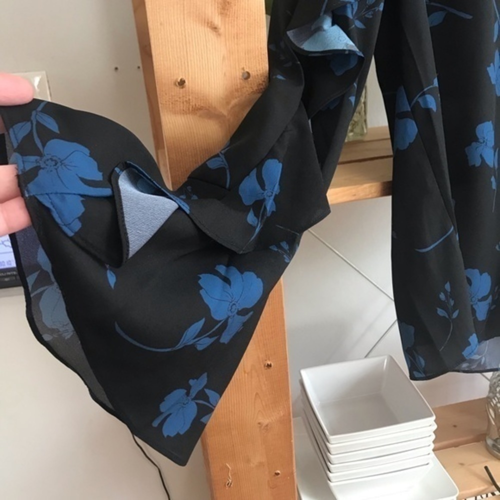 Parker Black Blue Floral Print Ruffle Long Sleeve Blouse Small - Picture 4 of 14